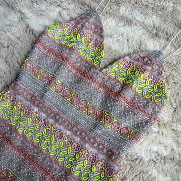 Alice + Olivia Beaded Amina Dress - Picture 5 of 16